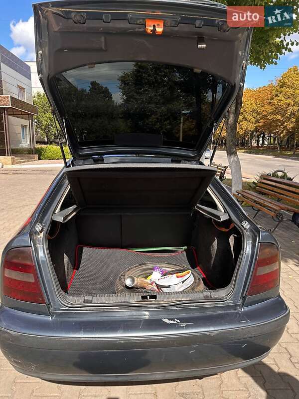 Ліфтбек Skoda Octavia 1999 в Лозовій