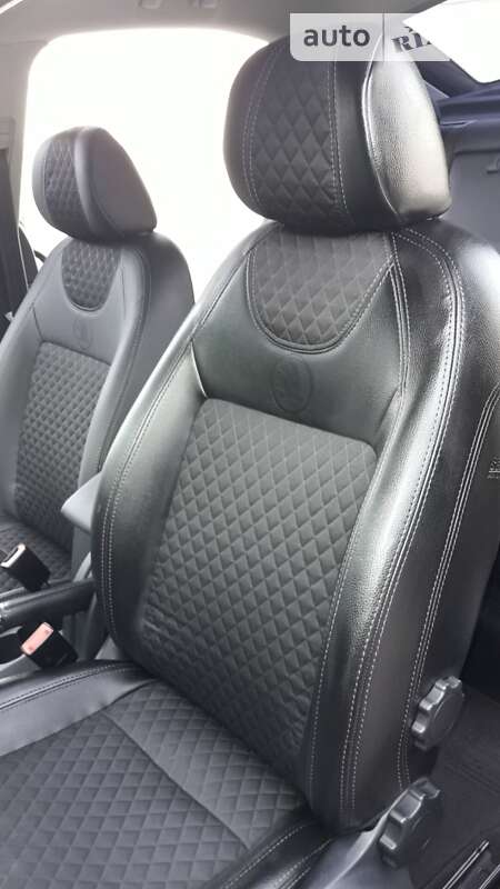 Лифтбек Skoda Octavia 2012 в Магдалиновке фото 7 Лифтбек Skoda Octavia 2012 в Магдалиновке