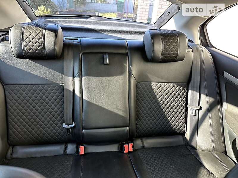 Лифтбек Skoda Octavia 2012 в Магдалиновке фото 45 Лифтбек Skoda Octavia 2012 в Магдалиновке