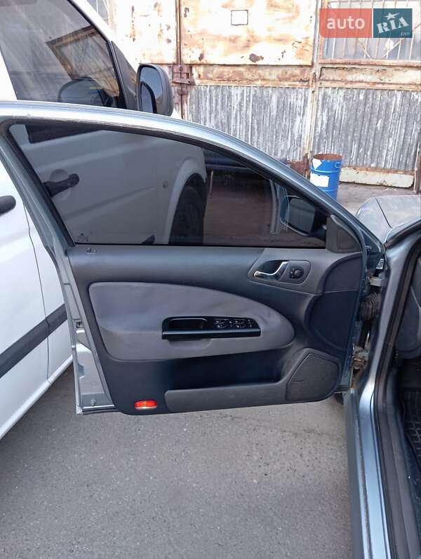 Лифтбек Skoda Octavia 2002 в Днепре
