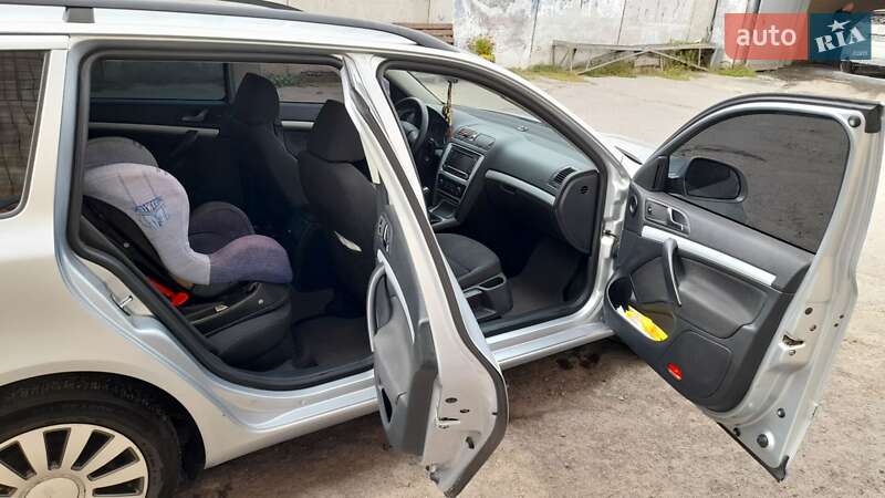 Универсал Skoda Octavia 2011 в Виннице
