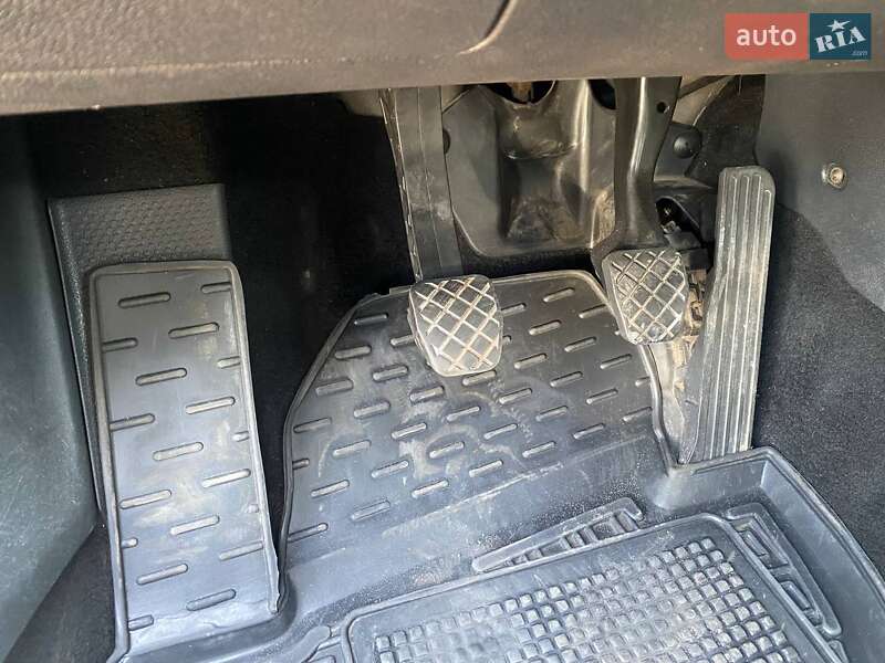 Універсал Skoda Octavia 2011 в Черкасах
