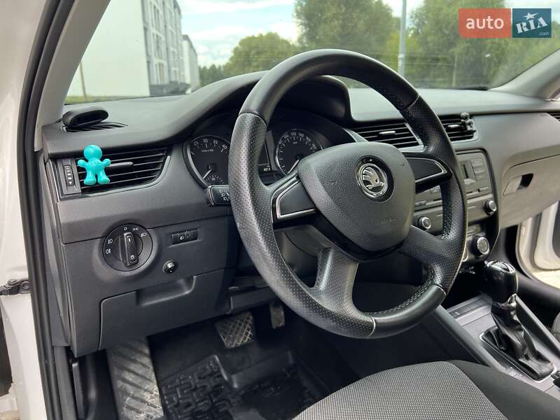 Универсал Skoda Octavia 2013 в Новояворовске