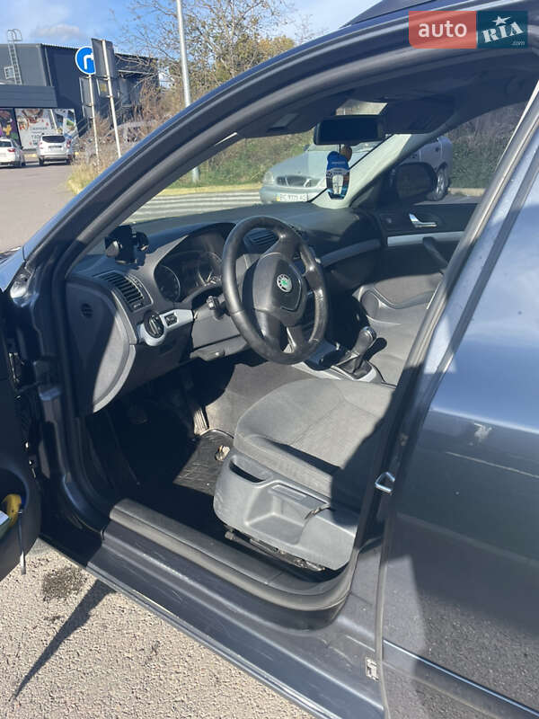 Универсал Skoda Octavia 2011 в Стрые