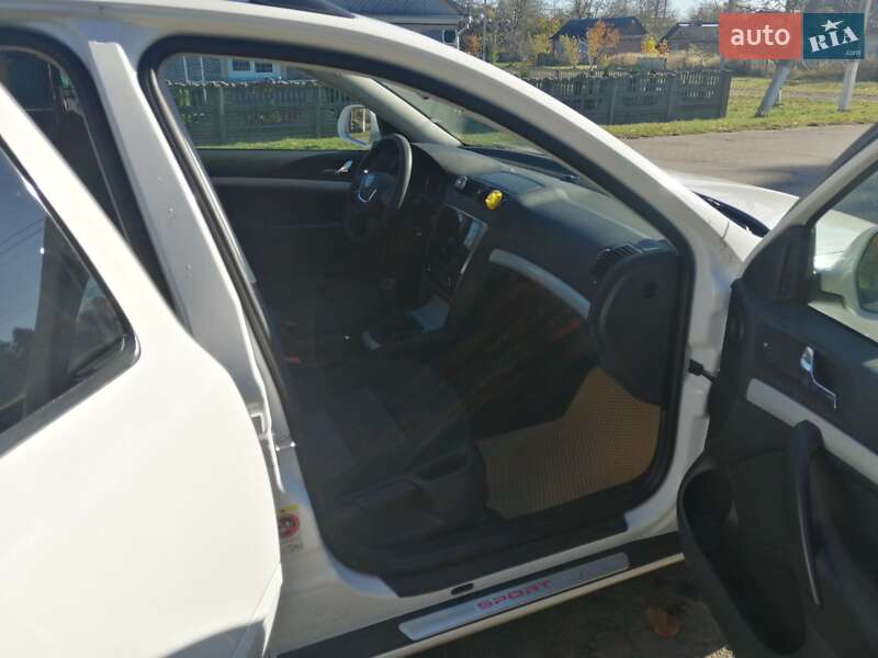 Универсал Skoda Octavia 2009 в Нововолынске