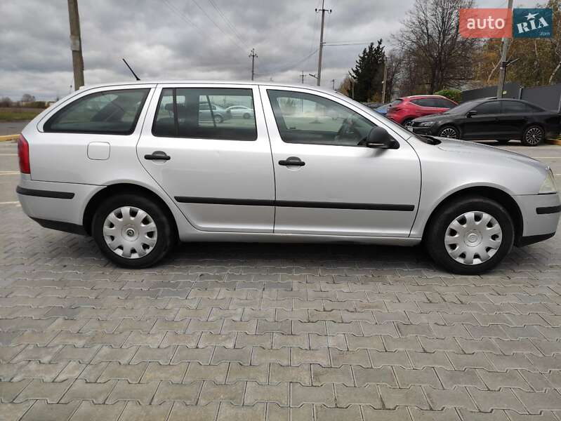 Универсал Skoda Octavia 2012 в Ичне
