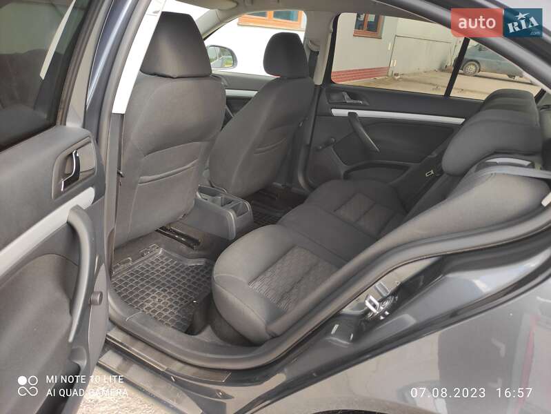 Лифтбек Skoda Octavia 2011 в Бучаче