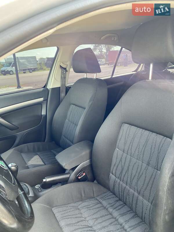 Лифтбек Skoda Octavia 2009 в Иршаве
