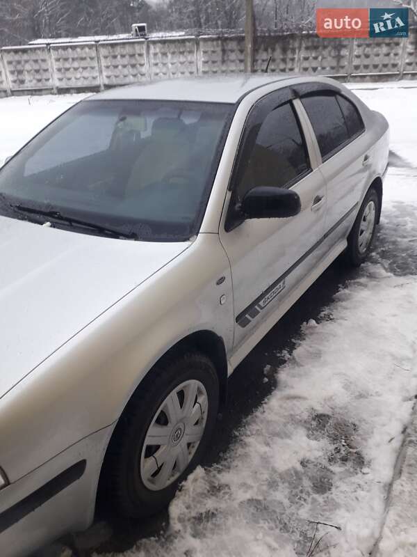 Лифтбек Skoda Octavia 2001 в Киеве
