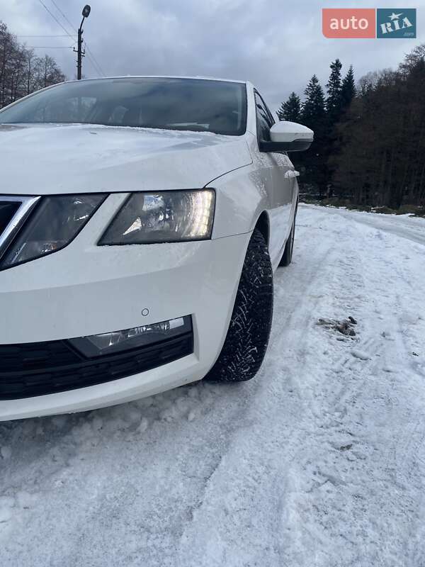Лифтбек Skoda Octavia 2017 в Сколе фото 2 Лифтбек Skoda Octavia 2017 в Сколе