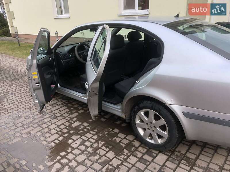 Лифтбек Skoda Octavia 2003 в Луцке