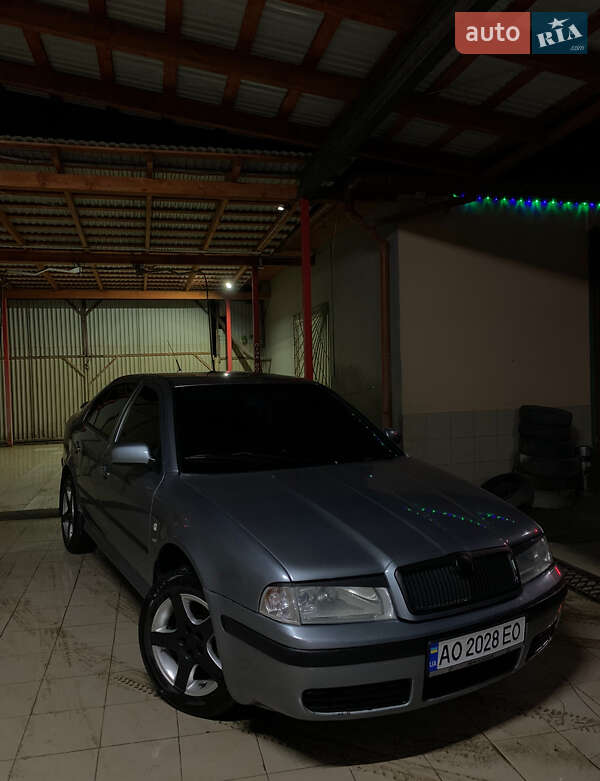 Лифтбек Skoda Octavia 2002 в Рахове