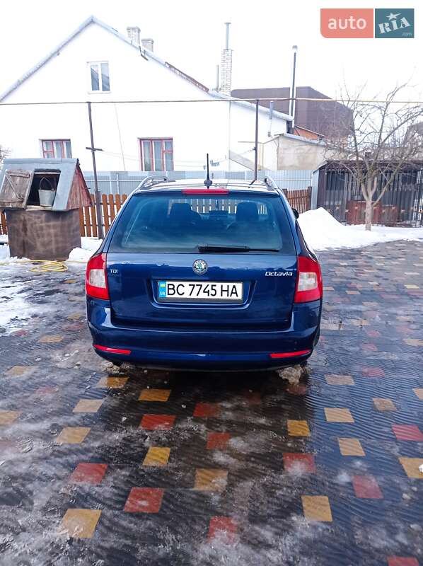 Універсал Skoda Octavia 2012 в Буську