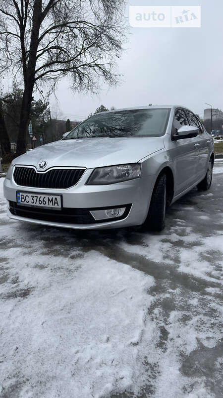 Лифтбек Skoda Octavia 2016 в Новояворовске