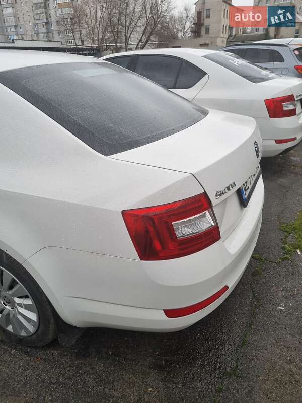 Лифтбек Skoda Octavia 2016 в Днепре