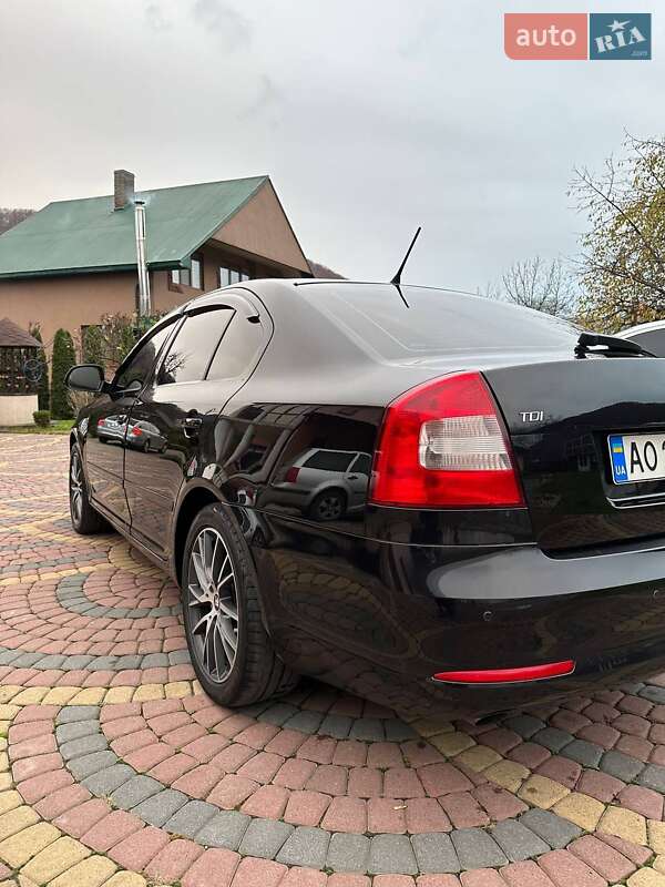 Лифтбек Skoda Octavia 2012 в Тячеве