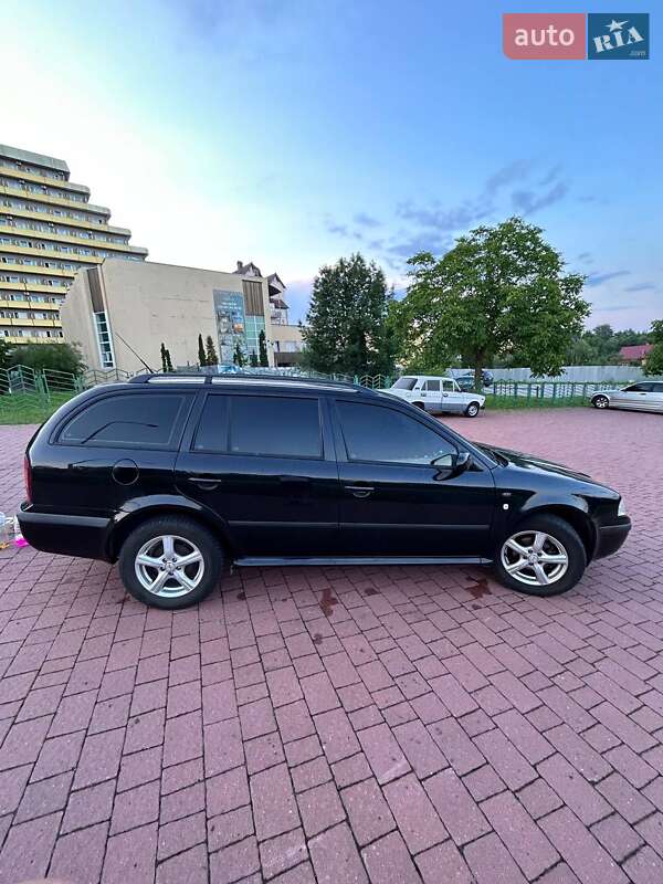 Универсал Skoda Octavia 2002 в Трускавце