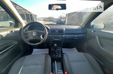 Лифтбек Skoda Octavia 2003 в Запорожье