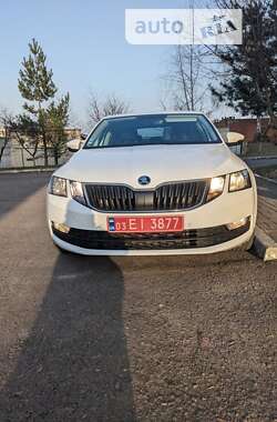 Лифтбек Skoda Octavia 2017 в Ровно