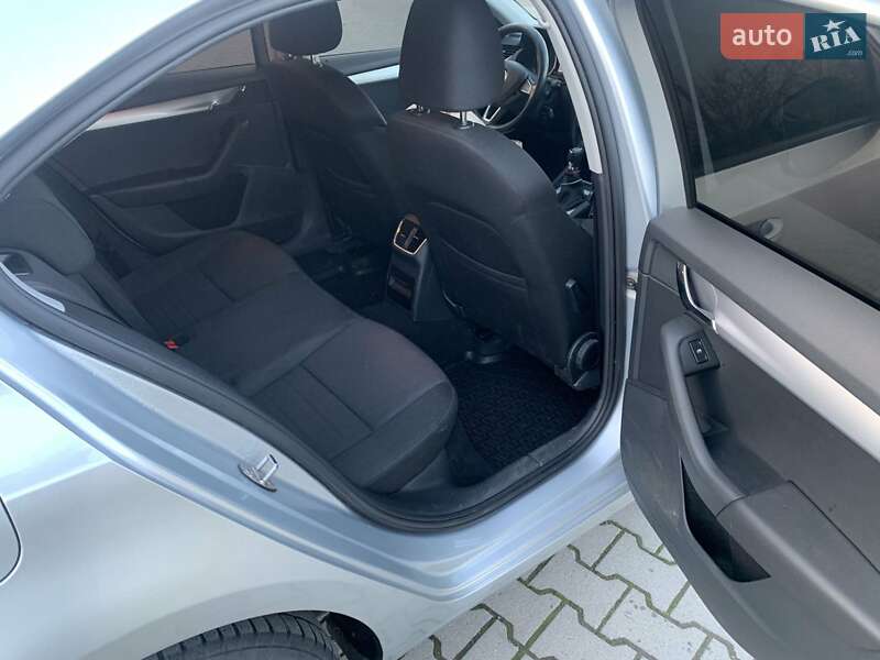 Лифтбек Skoda Octavia 2015 в Иршаве