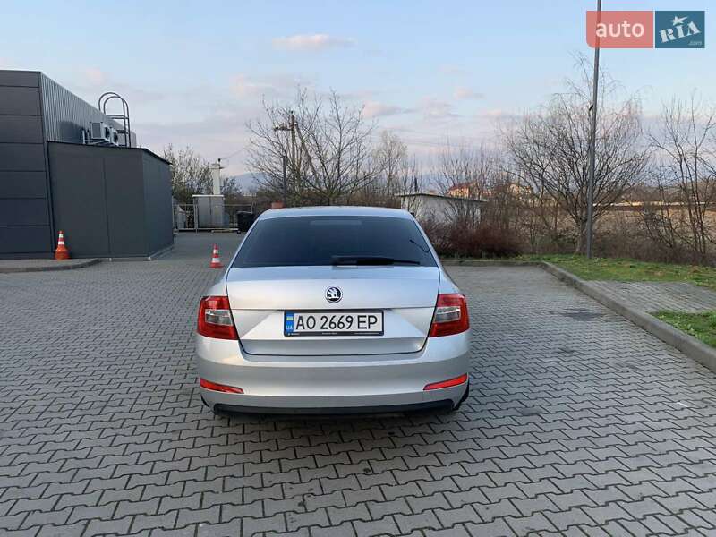 Лифтбек Skoda Octavia 2015 в Иршаве
