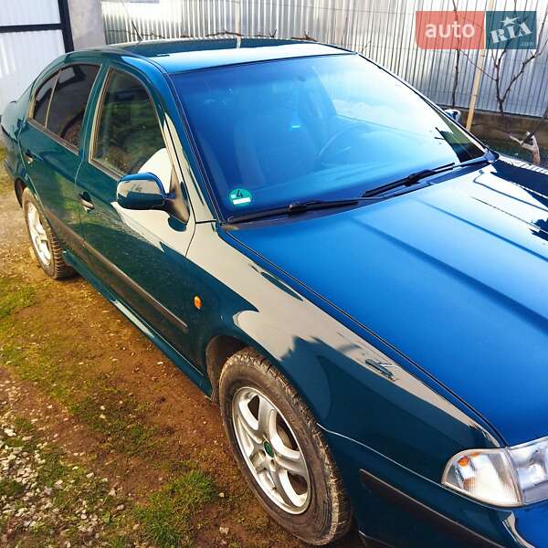 Ліфтбек Skoda Octavia 2000 в Чорткові