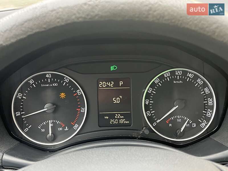 Лифтбек Skoda Octavia 2010 в Кропивницком фото 8 Лифтбек Skoda Octavia 2010 в Кропивницком