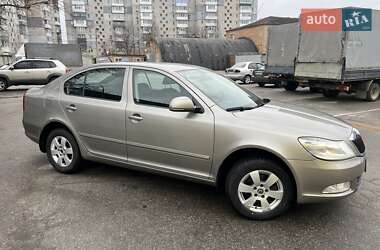 Лифтбек Skoda Octavia 2010 в Кропивницком