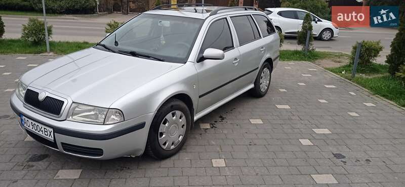 Универсал Skoda Octavia 2003 в Ужгороде