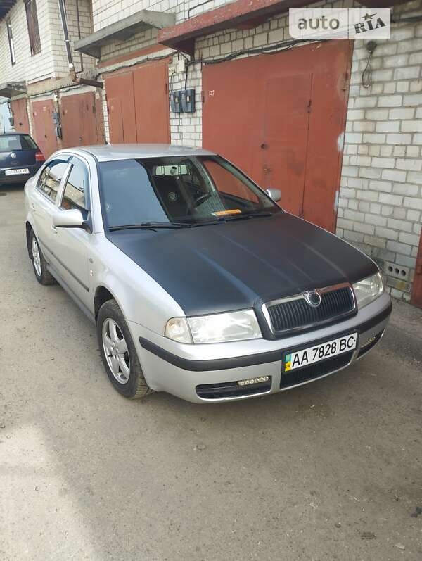 Ліфтбек Skoda Octavia 2002 в Києві