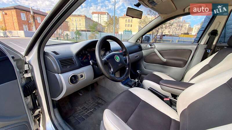 Лифтбек Skoda Octavia 2000 в Харькове