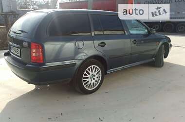 Универсал Skoda Octavia 1998 в Снятине