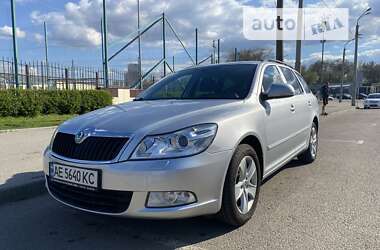 Універсал Skoda Octavia 2011 в Дніпрі