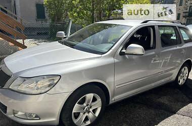 Универсал Skoda Octavia 2012 в Кицмани