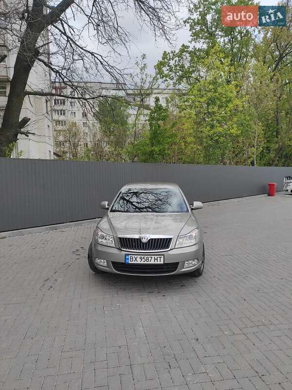 Ліфтбек Skoda Octavia 2010 в 