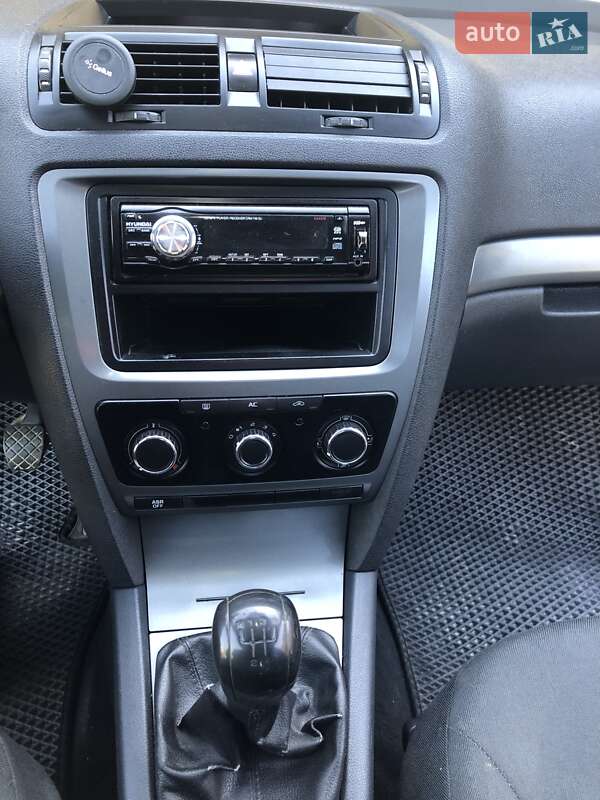 Лифтбек Skoda Octavia 2012 в Старом Самборе