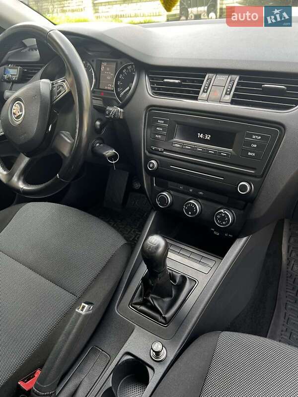 Универсал Skoda Octavia 2015 в Черновцах