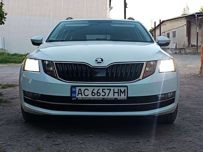 Універсал Skoda Octavia 2018 в Чернівцях