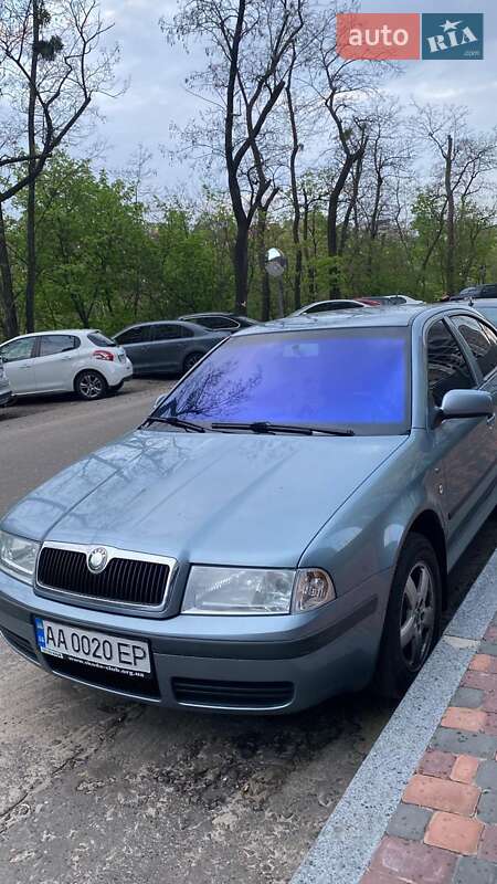 Лифтбек Skoda Octavia 2002 в Киеве