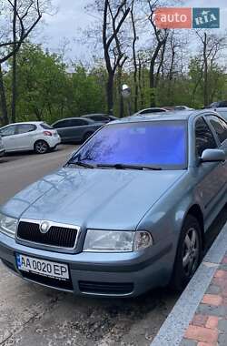 Лифтбек Skoda Octavia 2002 в Киеве