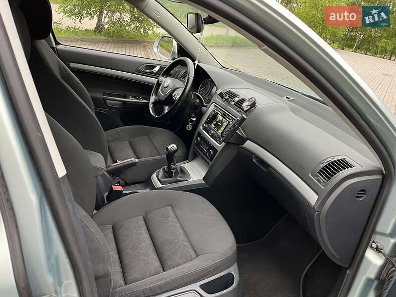 Універсал Skoda Octavia 2012 в Дрогобичі