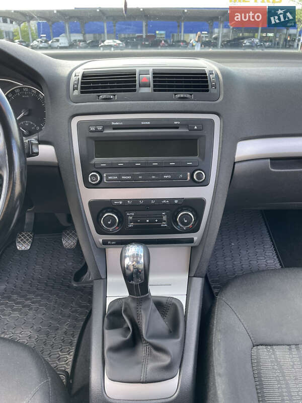 Лифтбек Skoda Octavia 2010 в Ивано-Франковске фото 7 Лифтбек Skoda Octavia 2010 в Ивано-Франковске