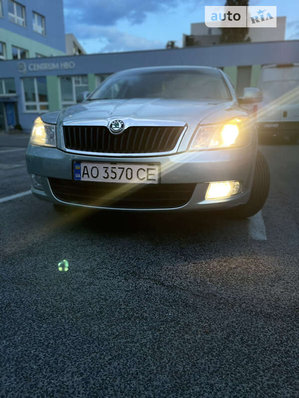 Лифтбек Skoda Octavia 2010 в Тячеве