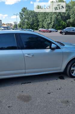 Лифтбек Skoda Octavia 2015 в Сумах