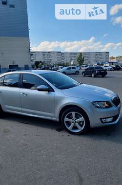 Лифтбек Skoda Octavia 2015 в Сумах