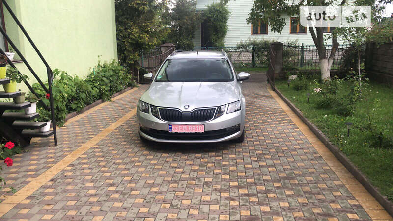 Универсал Skoda Octavia 2019 в Сарнах