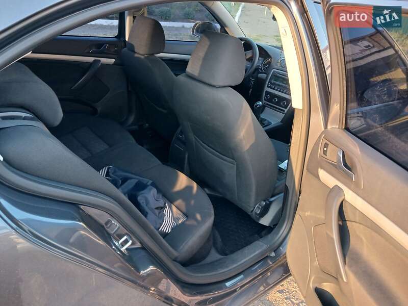 Лифтбек Skoda Octavia 2012 в Славянске фото 5 Лифтбек Skoda Octavia 2012 в Славянске