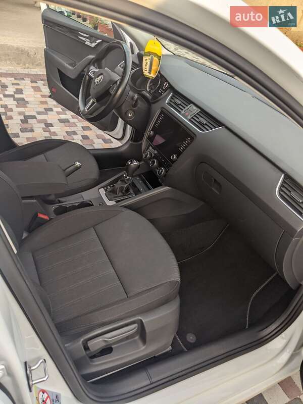 Універсал Skoda Octavia 2017 в Ужгороді