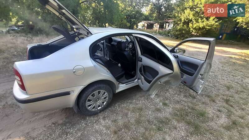 Ліфтбек Skoda Octavia 2004 в Кам'янському