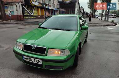 Лифтбек Skoda Octavia 2002 в 